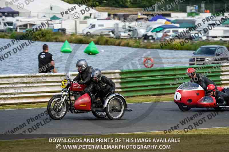 Vintage motorcycle club;eventdigitalimages;mallory park;mallory park trackday photographs;no limits trackdays;peter wileman photography;trackday digital images;trackday photos;vmcc festival 1000 bikes photographs